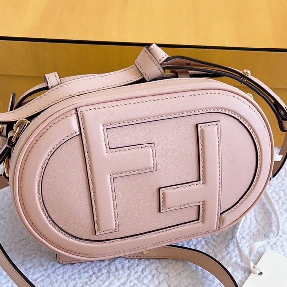 Authentic FENDI O'Lock Mini Camera Case Shoulder Bag - Picture 3 of 16